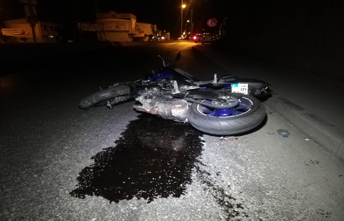 kaldırıma çarpan motosiklet metrelerce sürüklendi1