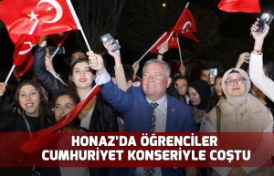 Honaz’da Öğrenciler Cumhuriyet Konseriyle Coştu